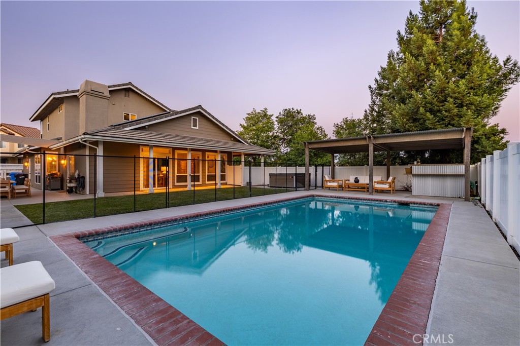 1307 Crown Way