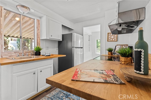 48303 20th W Street, Lancaster CA: https://media.crmls.org/medias/07e352c4-66ed-45a8-9226-c08de37bcc86.jpg