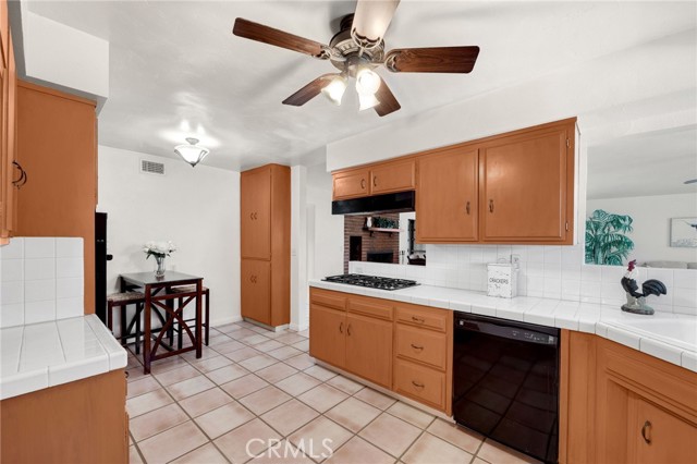4292 Eureka Avenue, Yorba Linda CA: https://media.crmls.org/medias/07e3fa00-27d3-4375-8f1e-8b2ba05617ff.jpg