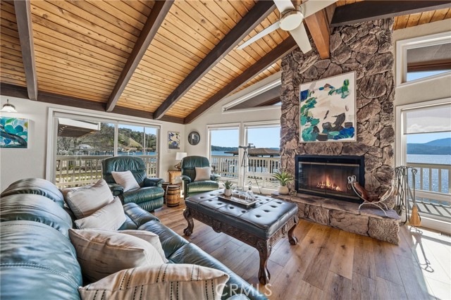 Detail Gallery Image 17 of 61 For 10165 Lakeshore, Clearlake,  CA 95422 - 4 Beds | 3 Baths