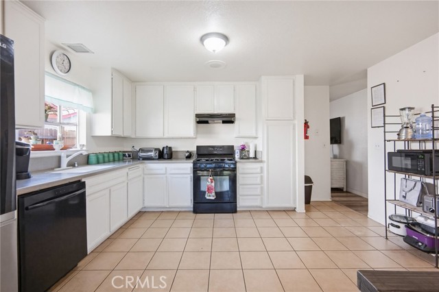 Detail Gallery Image 9 of 18 For 12557 Valley Meadows, Moreno Valley,  CA 92553 - 3 Beds | 2 Baths