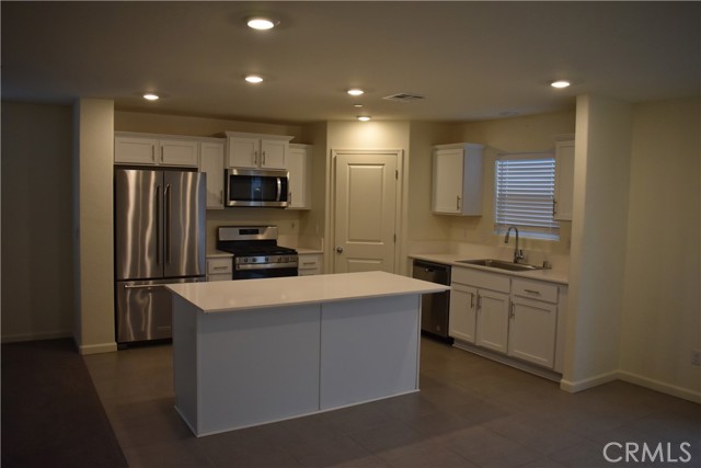 Detail Gallery Image 10 of 38 For 296 Grand Canyon Ct, Merced,  CA 95341 - 4 Beds | 3 Baths