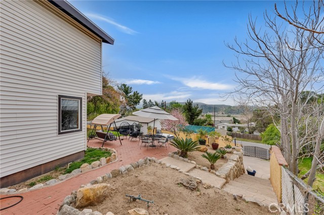 Detail Gallery Image 7 of 30 For 9707 Foothill, Sylmar,  CA 91342 - 4 Beds | 3 Baths