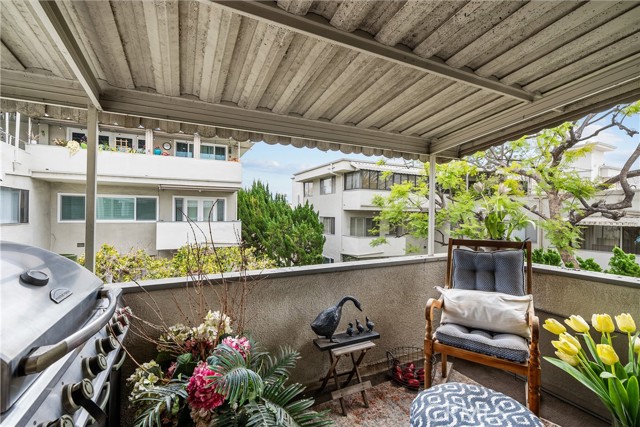 Detail Gallery Image 32 of 48 For 385 S Oakland Ave #305,  Pasadena,  CA 91101 - 3 Beds | 2 Baths