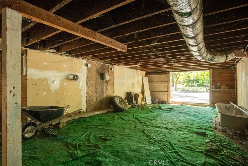 https://media.crmls.org/medias/07e64463-6d57-401f-86c5-7e9263605cc5.jpg?preset=X-Large