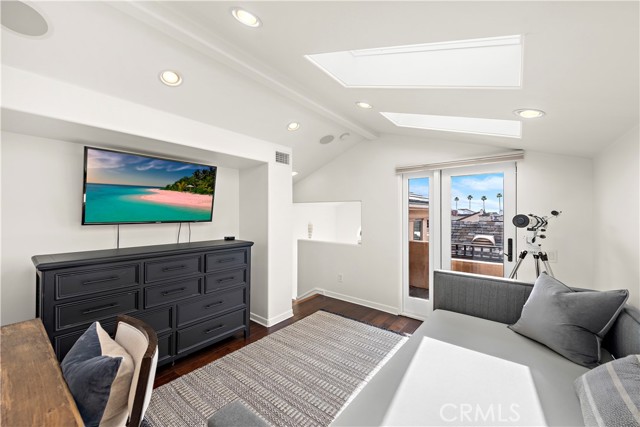 Detail Gallery Image 27 of 34 For 432 Acacia Ave, Corona Del Mar,  CA 92625 - 3 Beds | 3/1 Baths