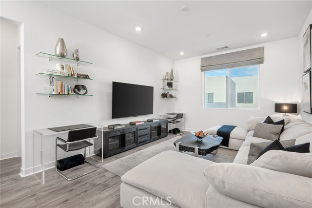 Detail Gallery Image 21 of 38 For 27225 Cranmore #101,  Valencia,  CA 91381 - 3 Beds | 3/1 Baths