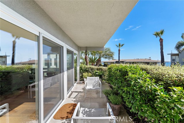 21703 Ocean Vista Drive, Laguna Beach CA: https://media.crmls.org/medias/07e87eeb-8aad-48eb-89d5-94957137e0b9.jpg