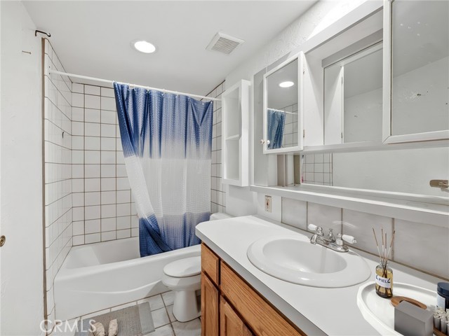 22006 Sioux Road, Apple Valley CA: https://media.crmls.org/medias/07e8a9bb-4e61-4aa8-89a0-bc3bcac0b53f.jpg