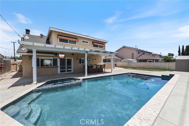 934 Mathewson Avenue, Placentia CA: https://media.crmls.org/medias/07e90ffb-cbcb-42f0-be4c-7a8251a48878.jpg