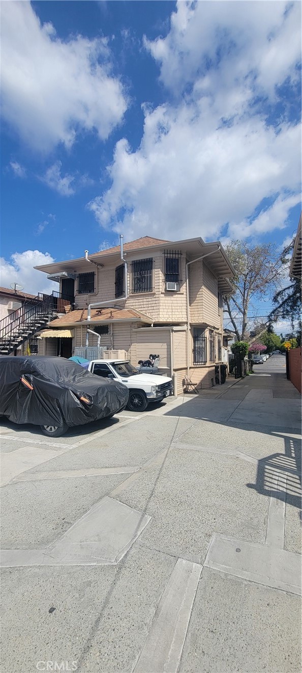 2006 W 12th Street, Los Angeles CA: https://media.crmls.org/medias/07e96ad4-786b-4557-afba-bd72f7ed3ba9.jpg