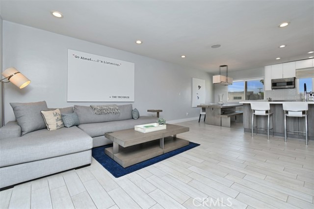 Detail Gallery Image 12 of 48 For 13543 Moorpark St #15,  Sherman Oaks,  CA 91423 - 1 Beds | 1/1 Baths