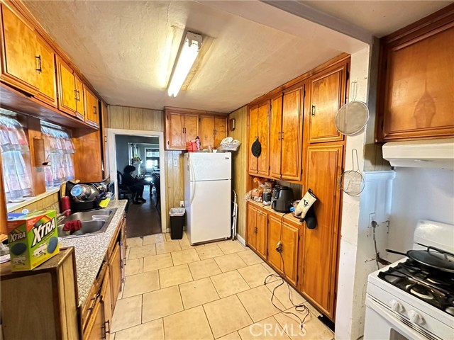 Detail Gallery Image 12 of 20 For 339 W 76th, Los Angeles,  CA 90003 - – Beds | – Baths