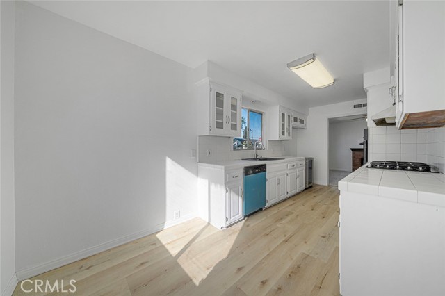 Detail Gallery Image 13 of 33 For 401 S Basque, Fullerton,  CA 92833 - 4 Beds | 2 Baths