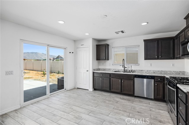 2579 Silver Maple Street, San Jacinto CA: https://media.crmls.org/medias/07ebd82d-9315-41e1-bc88-eed4cd62df8d.jpg