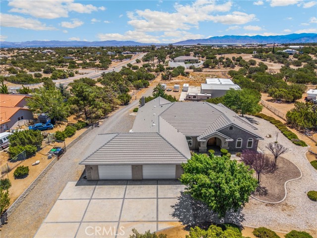 8277 Macron Street, Oak Hills CA: https://media.crmls.org/medias/07ebdc4a-5443-4a84-acfe-f1f117f83df4.jpg
