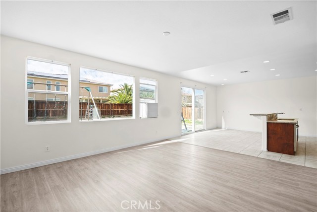 Detail Gallery Image 10 of 53 For 15246 Diamond Rd, Victorville,  CA 92394 - 4 Beds | 3 Baths