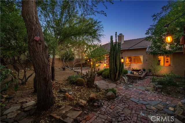 Detail Gallery Image 3 of 27 For 39330 Gainsborough Dr, Palmdale,  CA 93551 - 3 Beds | 2 Baths