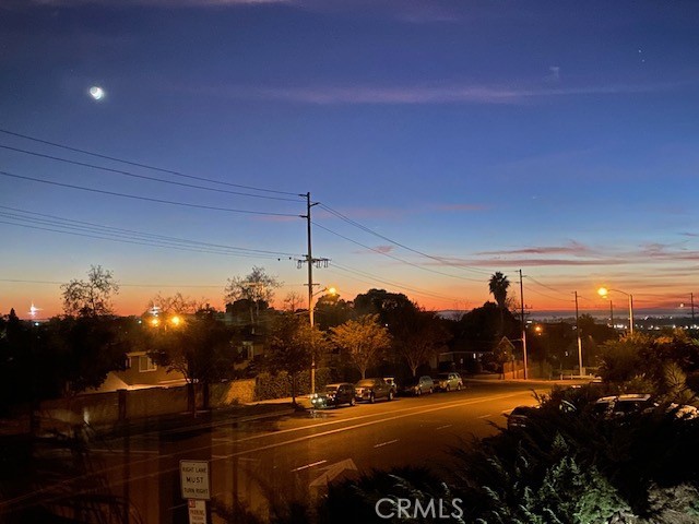 https://media.crmls.org/medias/07ecd2fe-cda2-427f-9976-3d52dd8aec71.jpg?preset=X-Large