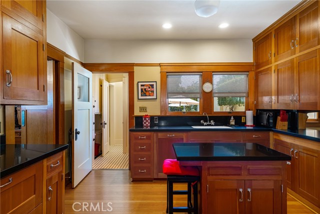 Detail Gallery Image 12 of 39 For 155 N Cleveland St, Orange,  CA 92866 - 4 Beds | 2 Baths