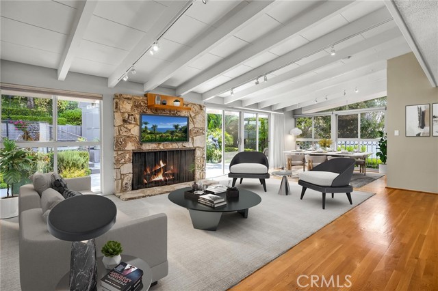 3521 Stonewood Drive, Sherman Oaks CA: https://media.crmls.org/medias/07ee3a35-5102-4b95-a71e-9760f090da78.jpg