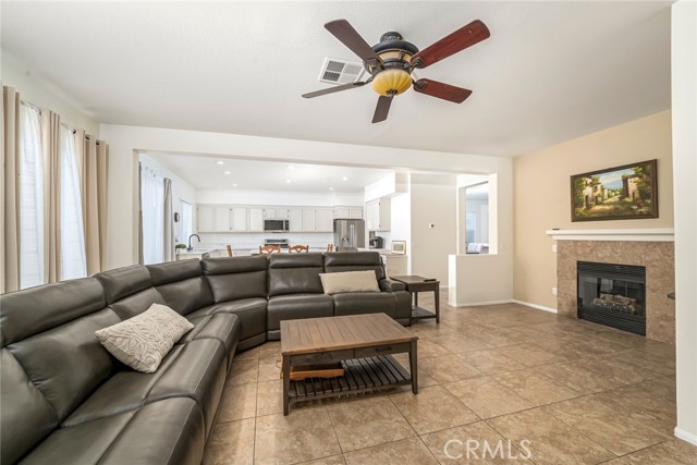 Detail Gallery Image 15 of 43 For 476 Peregrine Ln, San Jacinto,  CA 92582 - 5 Beds | 4 Baths