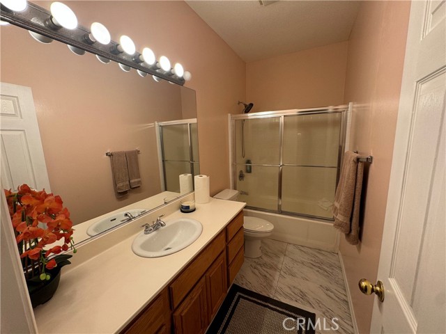 Detail Gallery Image 9 of 23 For 7164 Almeria Ave, Fontana,  CA 92336 - 4 Beds | 2/1 Baths