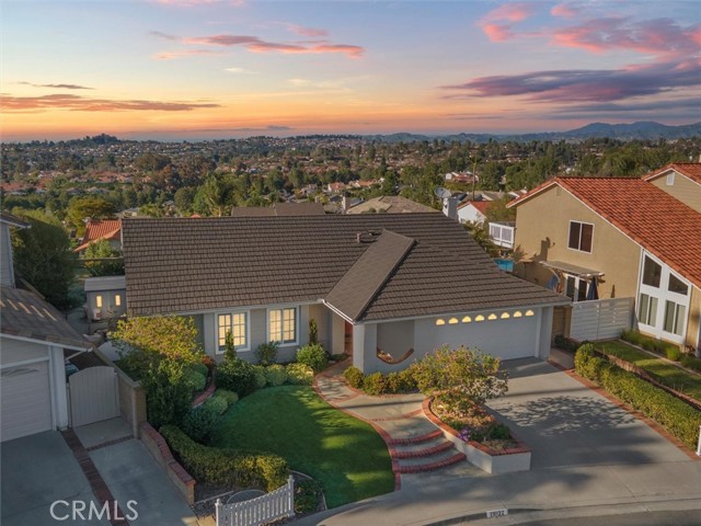 28132 Amable Mission Viejo, California 28132 Amable