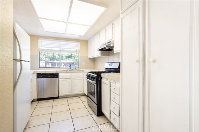 Detail Gallery Image 12 of 25 For 37255 E 28th, Palmdale,  CA 93550 - 3 Beds | 2 Baths