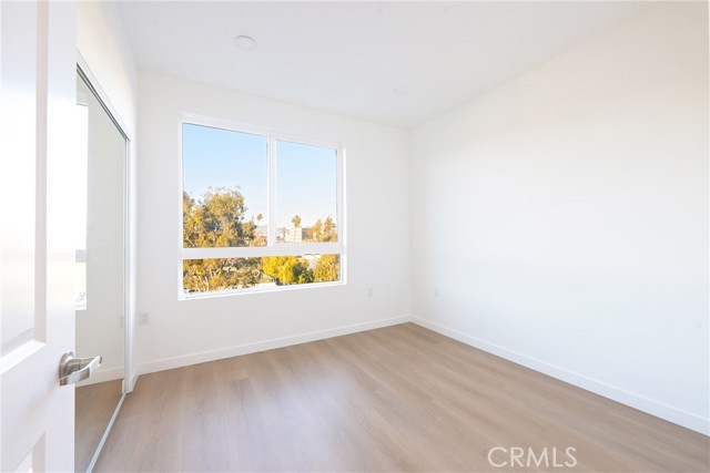 Detail Gallery Image 9 of 11 For 14606 Sylvan St #508,  Van Nuys,  CA 91411 - 2 Beds | 2 Baths