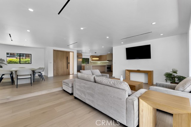 17072 Oak View Drive, Encino CA: https://media.crmls.org/medias/07f0845d-755b-410b-84fb-d7147a8baff2.jpg