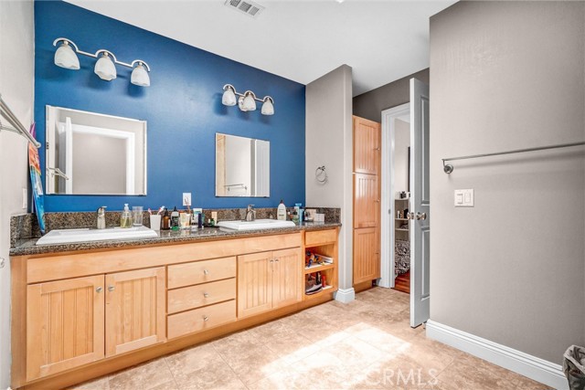 1 Deerwood W, Irvine CA: https://media.crmls.org/medias/07f0b168-6c79-4875-bc4e-8f3fdda1fce6.jpg