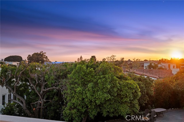 Detail Gallery Image 3 of 39 For 403 Serra Drive, Corona Del Mar,  CA 92625 - 3 Beds | 2/1 Baths