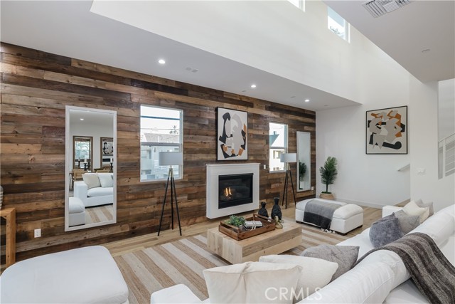 Rustic Statement Wall Adds Warmth to this Modern Townhome
