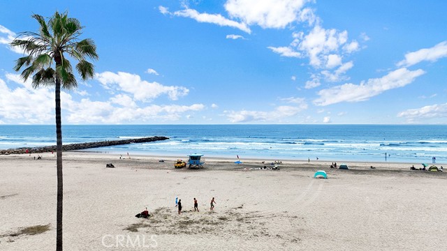 1202 N Pacific Street, Oceanside CA: https://media.crmls.org/medias/07f5100d-a1b2-4694-8b76-88314ffe9f33.jpg