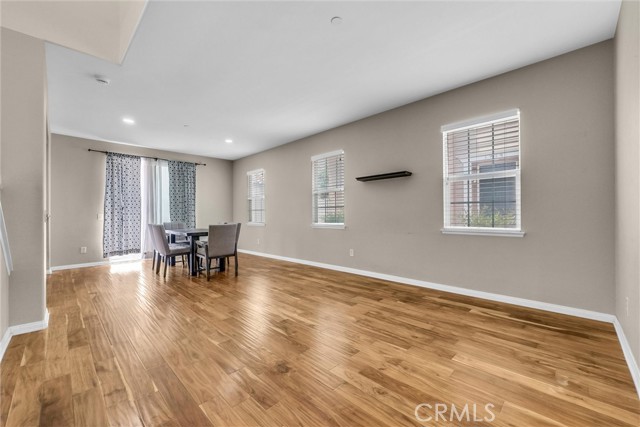Detail Gallery Image 5 of 29 For 1927 Kenton, Riverside,  CA 92501 - 3 Beds | 2/1 Baths