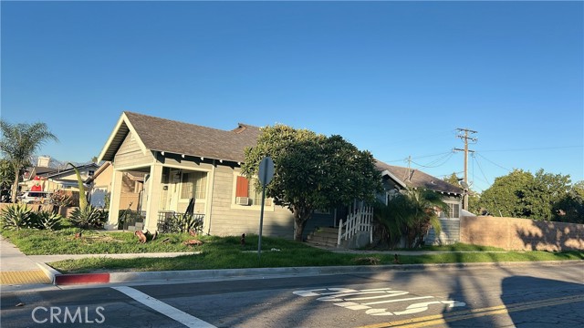 Detail Gallery Image 2 of 4 For 13085 5th, Chino,  CA 91710 - 6 Beds | 4 Baths