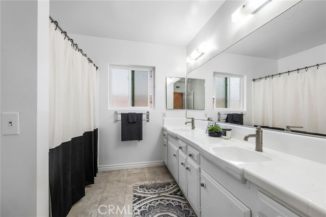 Detail Gallery Image 17 of 21 For 8204 Clemens Ave, West Hills,  CA 91304 - 4 Beds | 3 Baths