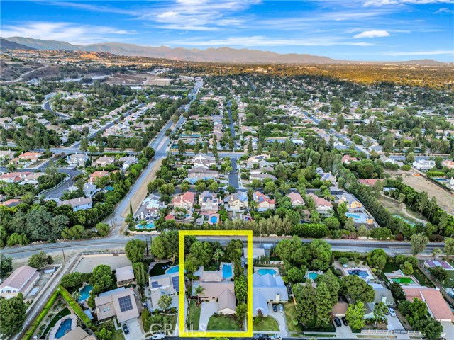 10938 Remmet Avenue, Chatsworth CA: https://media.crmls.org/medias/07f7d52f-df3d-4d6a-b7ba-029821a65053.jpg