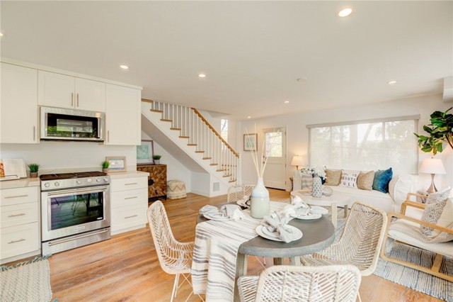 401 18th Street, Manhattan Beach, California 90266, 5 Bedrooms Bedrooms, ,2 BathroomsBathrooms,Residential,Sold,18th,SB22140138