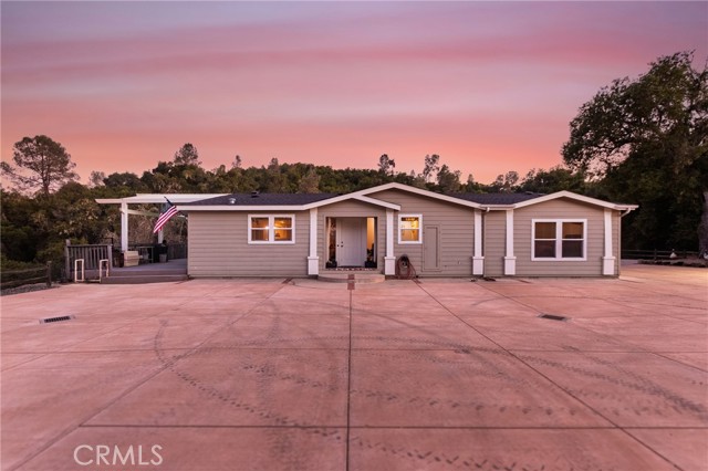 Detail Gallery Image 4 of 75 For 5550 Las Tablas Bay Dr, Paso Robles,  CA 93446 - 4 Beds | 3 Baths