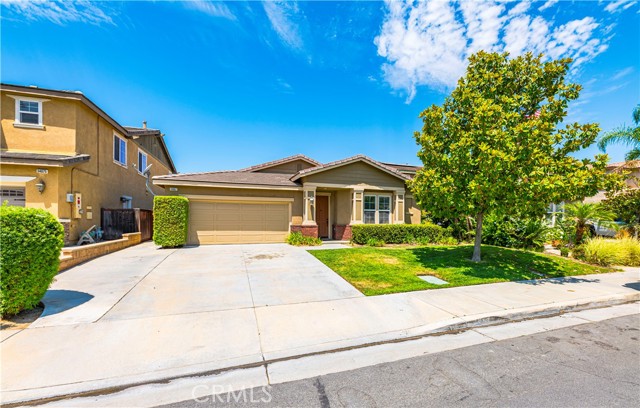 Detail Gallery Image 2 of 32 For 34067 Pamplona Ave, Murrieta,  CA 92563 - 4 Beds | 3/1 Baths