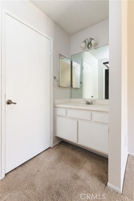 Detail Gallery Image 10 of 16 For 2512 N Tustin #D,  Santa Ana,  CA 92705 - 4 Beds | 2/1 Baths