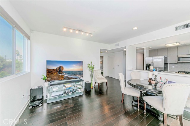 Detail Gallery Image 13 of 39 For 436 S Virgil Ave #403,  Los Angeles,  CA 90020 - 2 Beds | 2 Baths