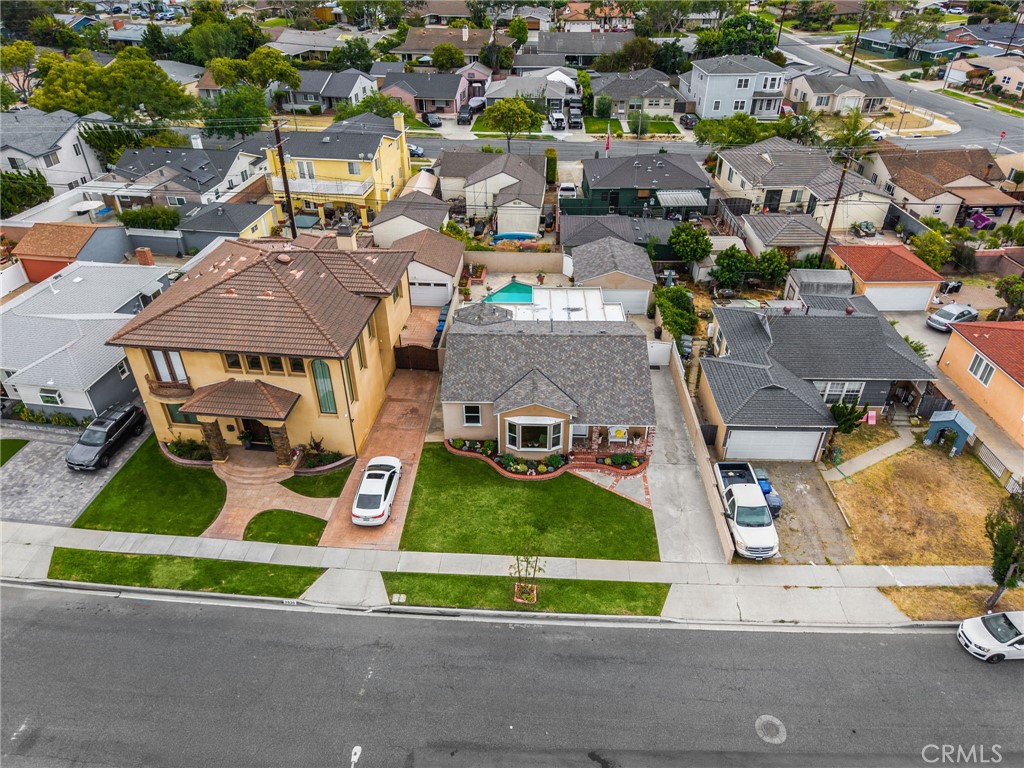 https://media.crmls.org/medias/07fb0f69-07b3-4efd-a9e1-100377f6280a.jpg?preset=X-Large