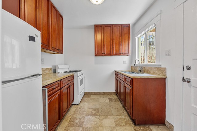 234 Lime Avenue, Long Beach CA: https://media.crmls.org/medias/07fc173d-7405-4e1a-8d44-1b6a91828b7b.jpg