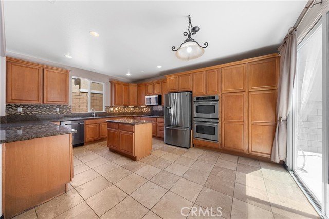 Detail Gallery Image 13 of 55 For 14584 Sleepy Creek Dr, Corona,  CA 92880 - 6 Beds | 3/1 Baths