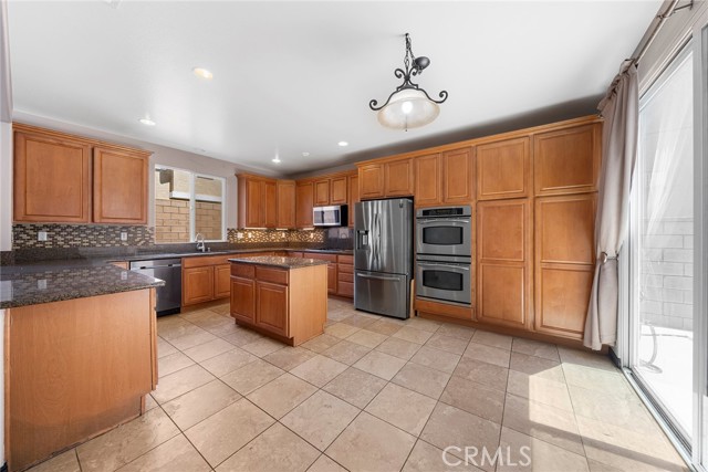 Detail Gallery Image 13 of 55 For 14584 Sleepy Creek Dr, Corona,  CA 92880 - 6 Beds | 3/1 Baths