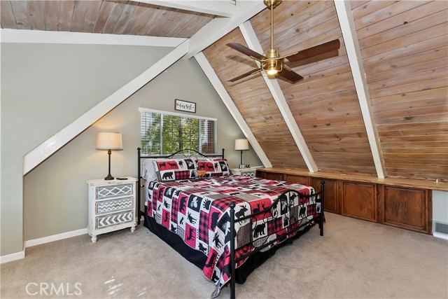 28621 Shenandoah Drive, Lake Arrowhead CA: https://media.crmls.org/medias/07fec5f2-a6e7-434c-88c2-f303f82dc2fc.jpg