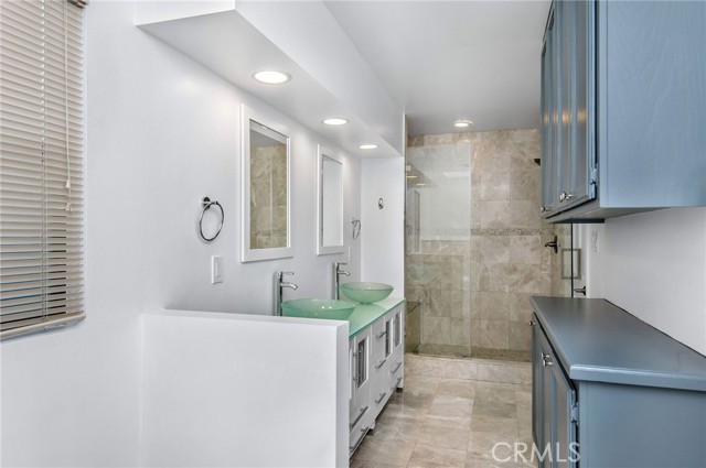 Detail Gallery Image 33 of 59 For 469 26th Street, Manhattan Beach,  CA 90266 - 4 Beds | 2/1 Baths
